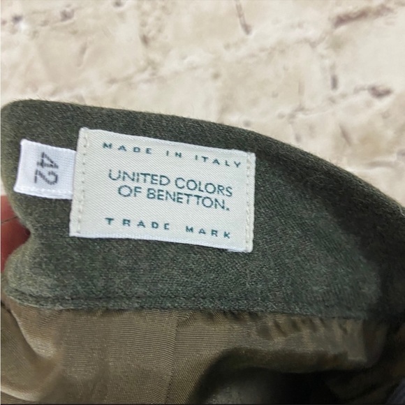 United colors of Benetton olive green wool skirt
Italy size 42 - Picture 6 of 10